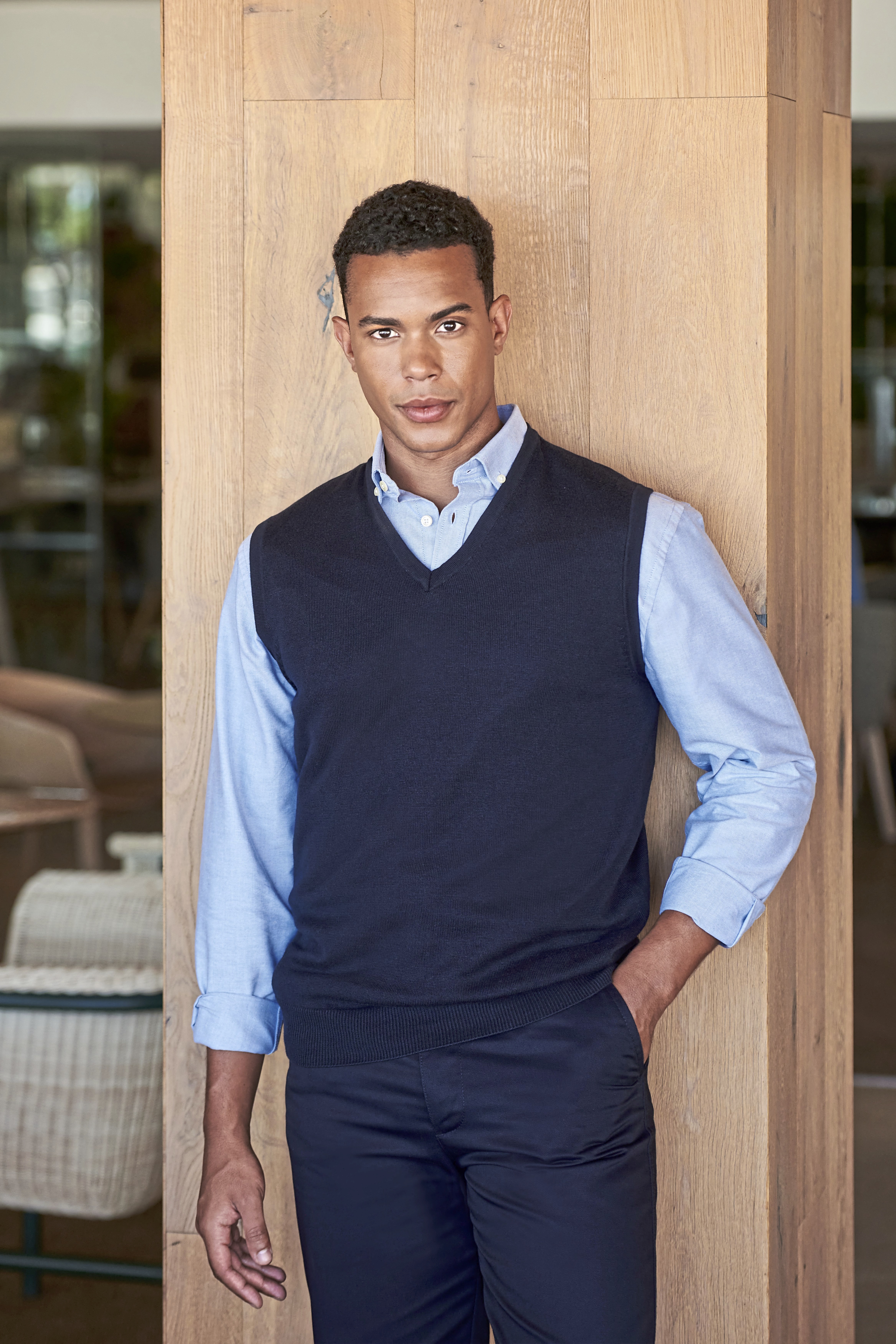 Men´s Lightweight Sleeveless V-Neck Jumper