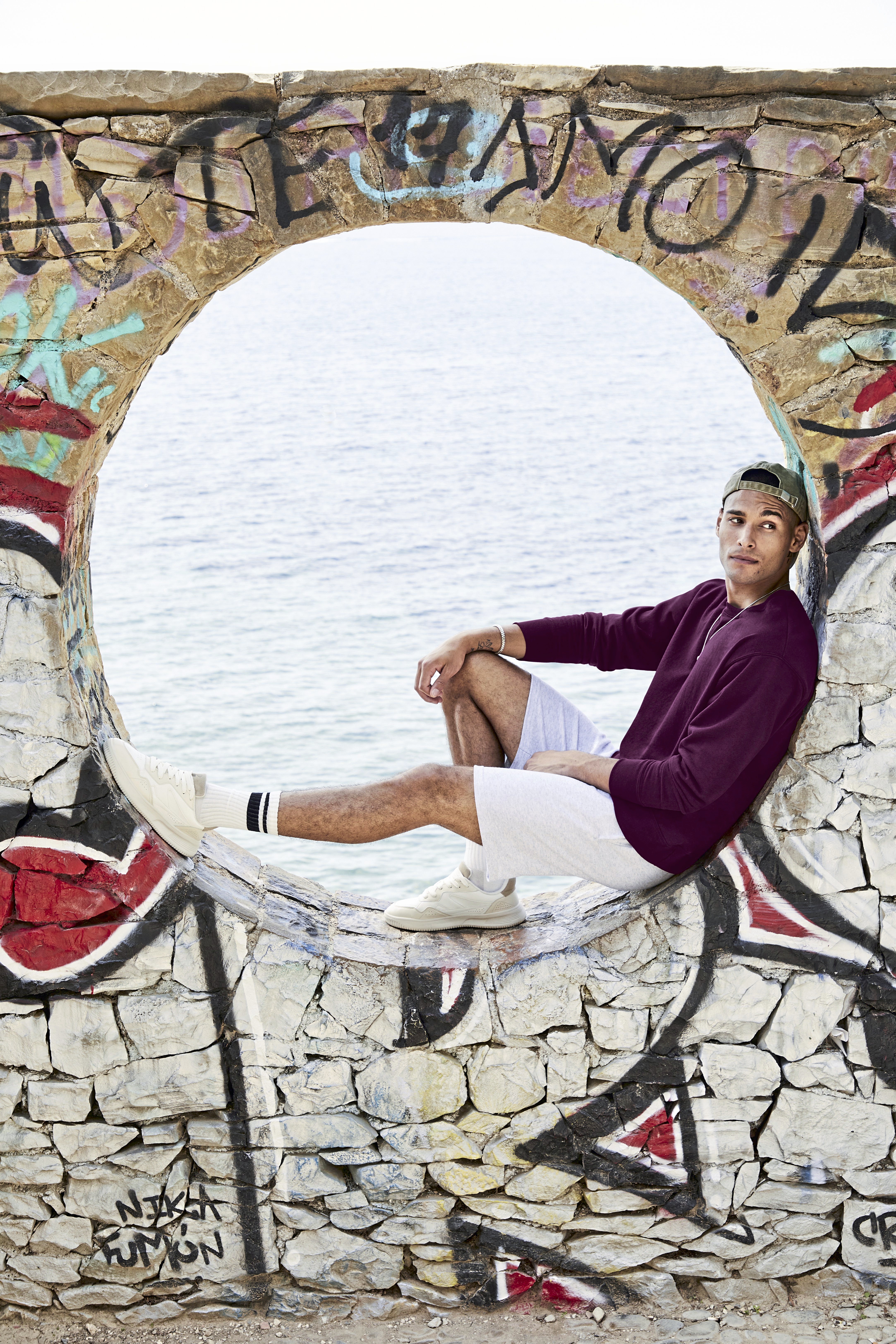 Fruit of the Loom Lightweight Set-In Sweat Modellbild
