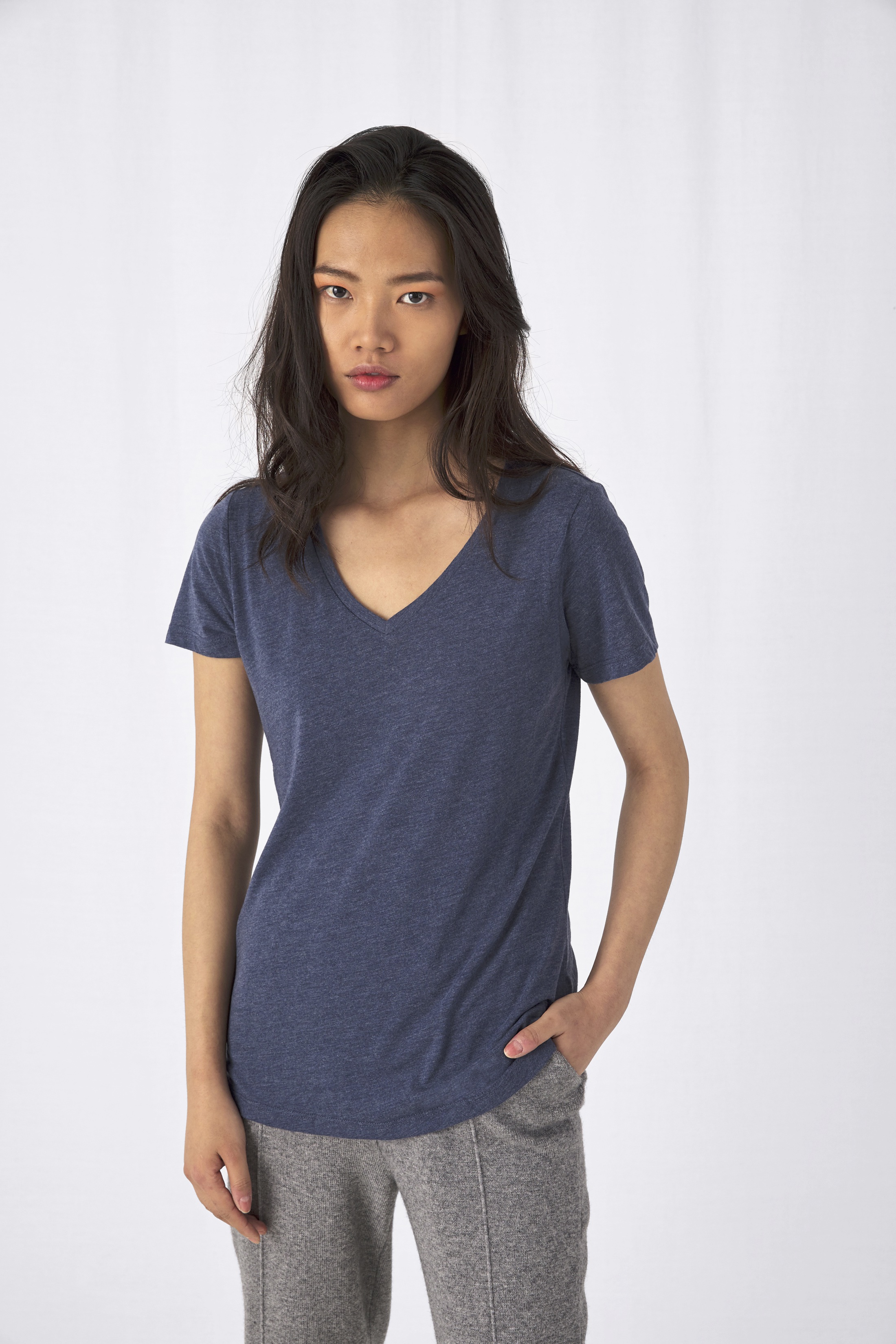 Women´s V-Neck Triblend T-Shirt